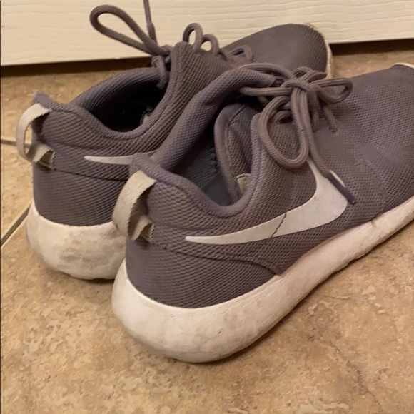 Nike Roshe - Picture 3 of 3